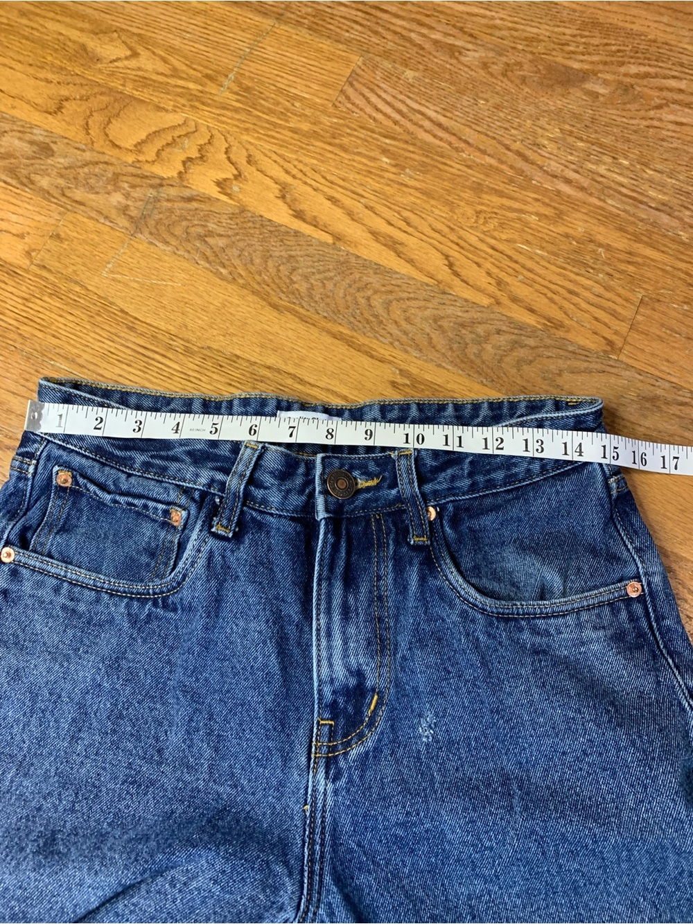 Levi's Men's Relaxed Straight-Leg Jeans in Medium Blue Denim - Picture 8 of 12